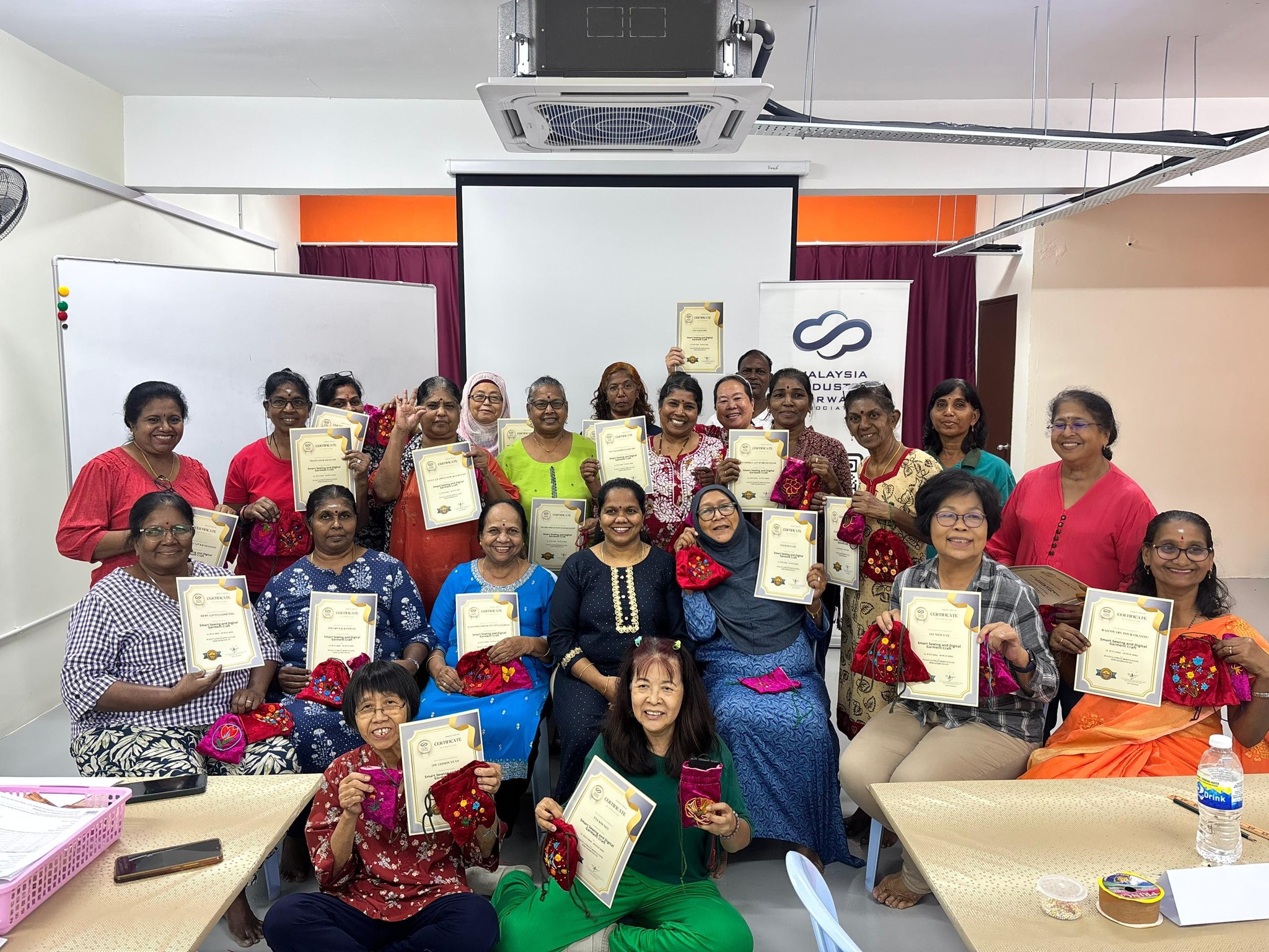 The "Smart Sewing & Digital Garment Craft" free course for senior citizens